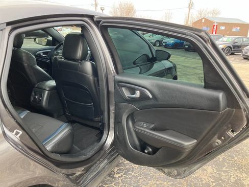 Used 2015 Chrysler 200 S w/ Navigation & Sound Group I image 15