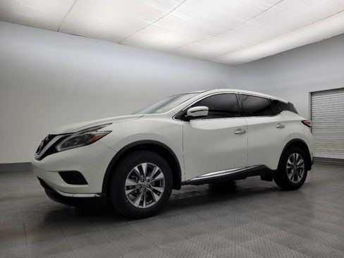 Used 2018 Nissan Murano S image 2
