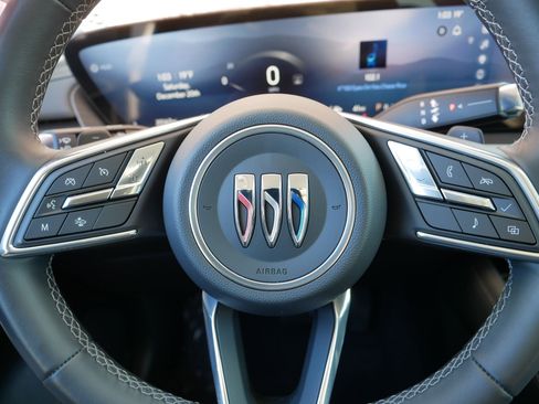 Used 2025 Buick Envision Preferred image 25