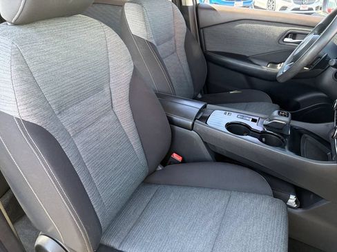 Used 2021 Nissan Rogue SV FWD image 15