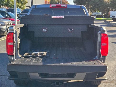 Used 2021 Chevrolet Colorado LT w/ LT Convenience Package image 12