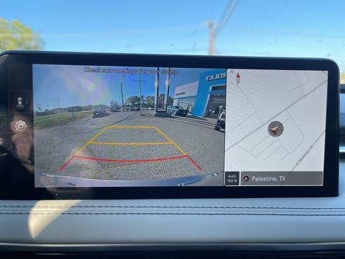 Used 2025 Genesis G70 2.5T image 7