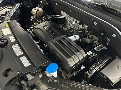 Used 2020 Volkswagen Atlas Cross Sport SEL image 30