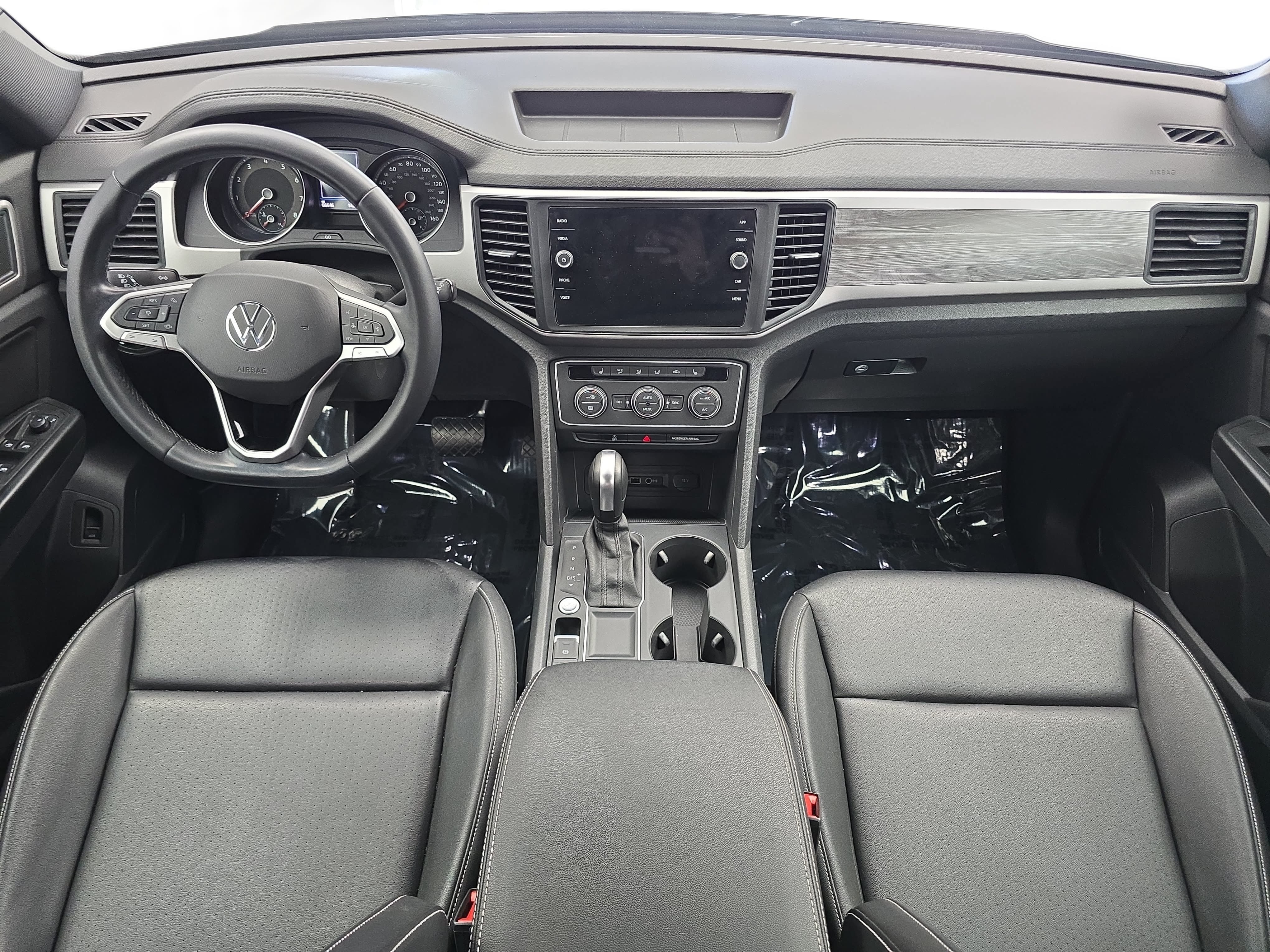 Used 2020 Volkswagen Atlas Cross Sport SE w/ Panoramic Sunroof Package FWD image 9