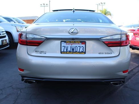 Used 2016 Lexus ES 350 w/ Luxury Package w/Wood Trim FWD image 15