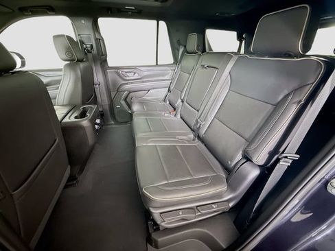 Used 2023 GMC Yukon SLT AWD/4WD image 25