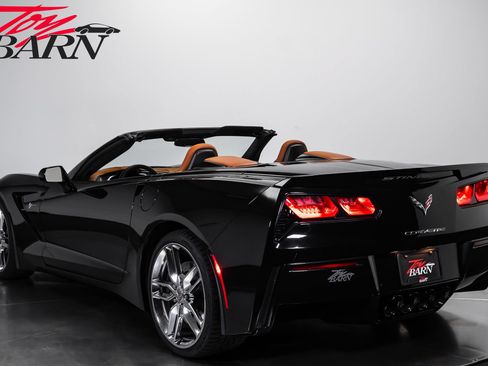 Used 2014 Chevrolet Corvette Stingray Convertible w/ 2LT Preferred Equipment Group RWD image 3