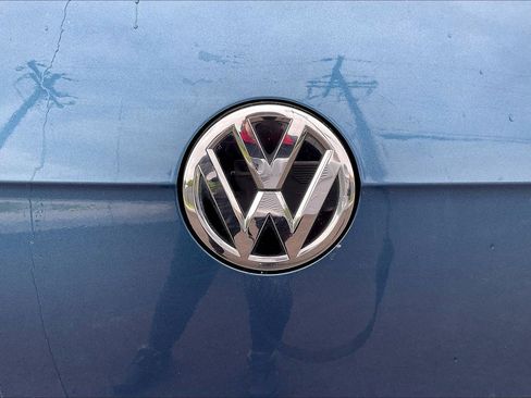 Used 2016 Volkswagen Golf S FWD image 24