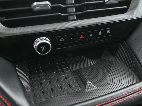 Used 2025 Ford Explorer ST image 38