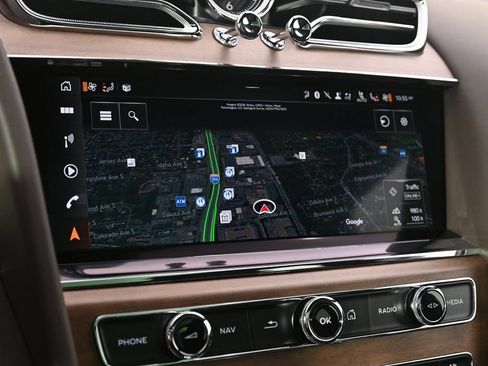 Used 2024 Bentley Bentayga Extended Wheelbase image 28