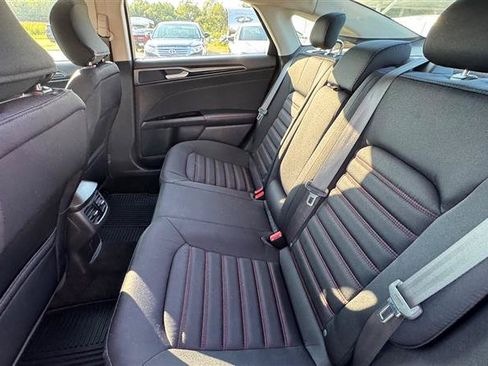 Used 2016 Ford Fusion SE AWD/4WD image 39