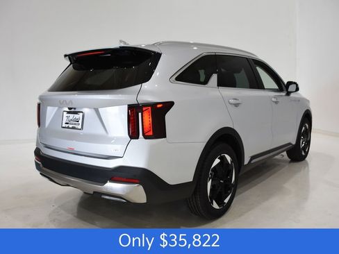 New 2025 Kia Sorento EX image 4