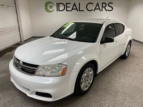 Used 2014 Dodge Avenger SE image 1