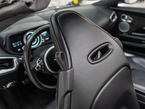 Used 2019 Aston Martin DB11 Volante image 28