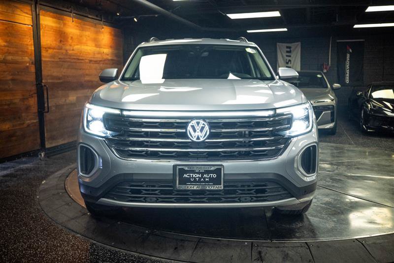 Used 2025 Volkswagen Atlas SE FWD image 4