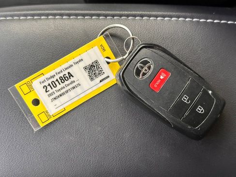 Used 2023 Toyota Corolla SE image 35