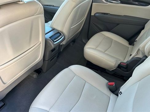 Used 2022 Cadillac XT6 Premium Luxury w/ Technology Package image 15