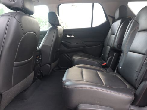 Used 2021 Chevrolet Traverse LT w/ LT Premium Package FWD image 8