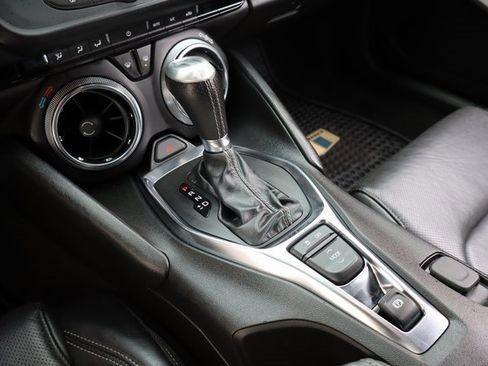 Used 2021 Chevrolet Camaro LT image 22