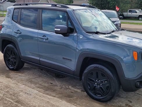 Used 2017 Jeep Renegade Trailhawk AWD/4WD image 5