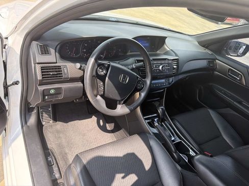 Used 2017 Honda Accord Sport image 17