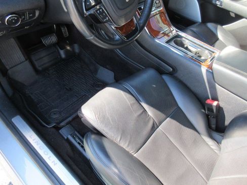 Used 2020 Lincoln Continental Reserve w/ Luxury Package image 14