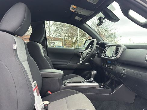Used 2023 Toyota Tacoma TRD Sport w/ Black Out Package (TMS) AWD/4WD image 19