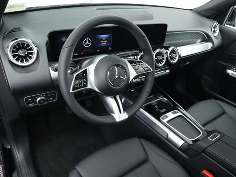 Certified 2025 Mercedes-Benz GLB 250 4MATIC image 9