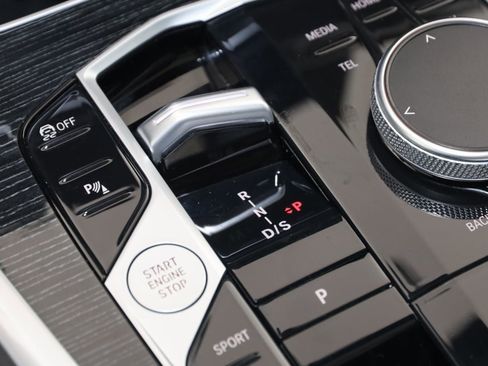 Used 2024 BMW X6 xDrive40i w/ Premium Package image 21