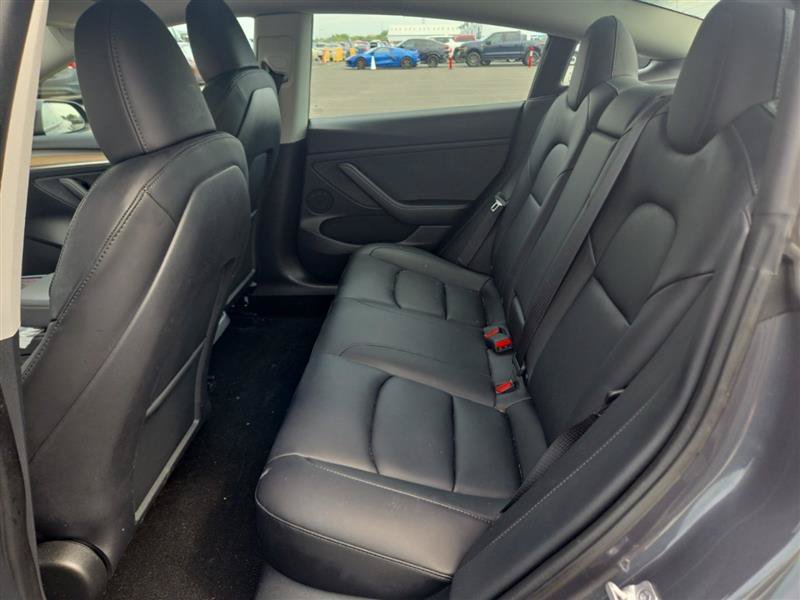 Used 2023 Tesla Model 3 Standard Range RWD image 4