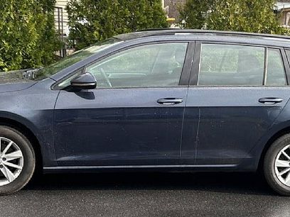 Used 2017 Volkswagen Golf SE