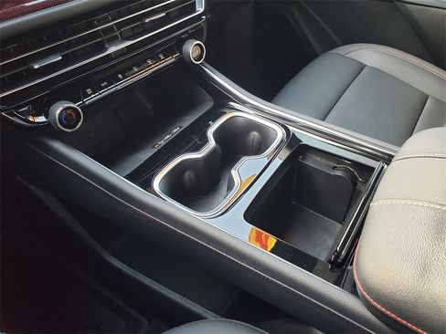 Used 2024 Chevrolet Traverse Z71 w/ LPO, Floor Liner Package image 23