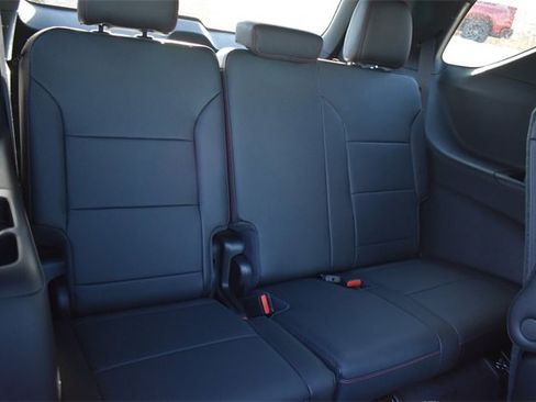 New 2026 Chevrolet Traverse RS image 18