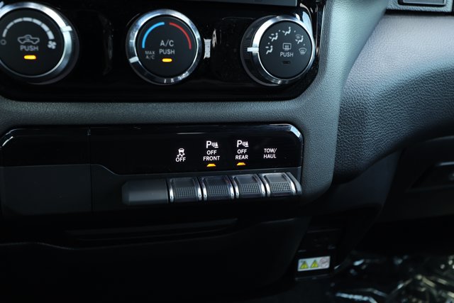 Used 2025 RAM 1500 Big Horn RWD image 19