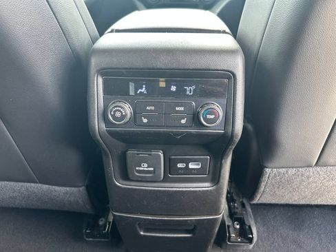 Used 2023 GMC Acadia SLT w/ Elevation Edition FWD image 31