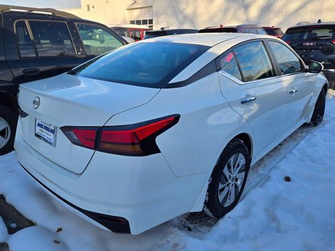 Used 2023 Nissan Altima 2.5 S image 9