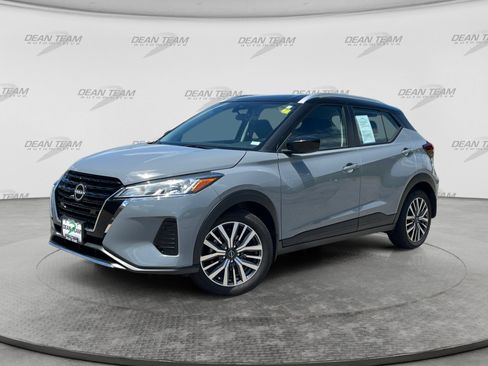 Used 2024 Nissan Kicks SV FWD image 3