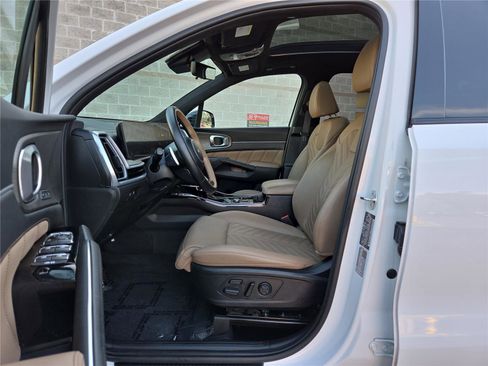 Certified 2024 Kia Sorento SX Prestige w/ Olive Brown Leather Package AWD/4WD image 12