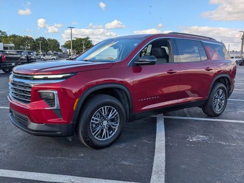 New 2026 Chevrolet Traverse LT FWD image 3