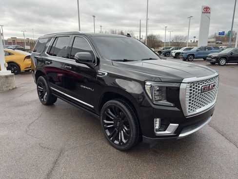 Used 2021 GMC Yukon Denali w/ Denali Premium Package image 7