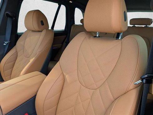 Used 2026 BMW X5 xDrive50e w/ Executive Package image 18