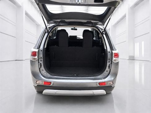 Used 2015 Mitsubishi Outlander SE AWD/4WD image 17