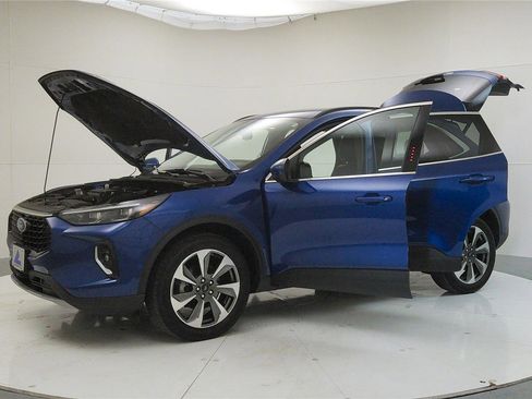 Used 2023 Ford Escape Platinum w/ Premium Technology Package image 10