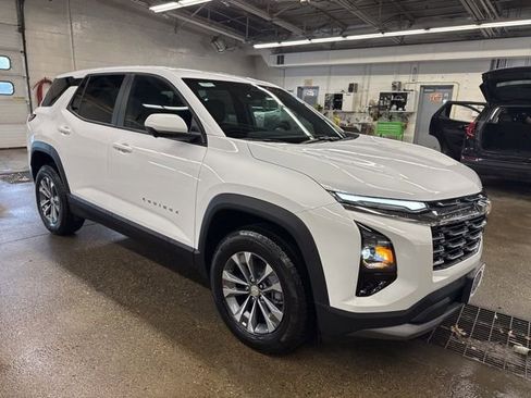 New 2026 Chevrolet Equinox LT AWD/4WD image 8
