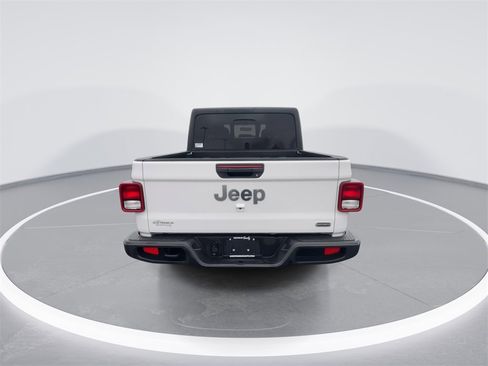 Used 2023 Jeep Gladiator Overland image 7