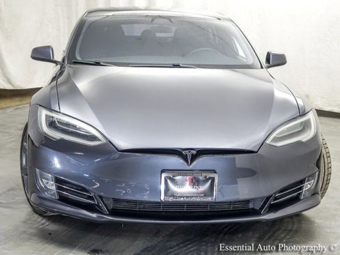 Used 2020 Tesla Model S Long Range Plus image 6