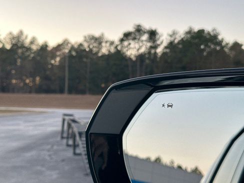 New 2025 Chevrolet Silverado EV LT image 33