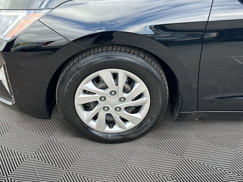 Used 2019 Hyundai Elantra SE image 35