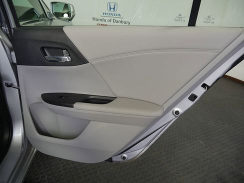 Used 2015 Honda Accord EX-L image 7