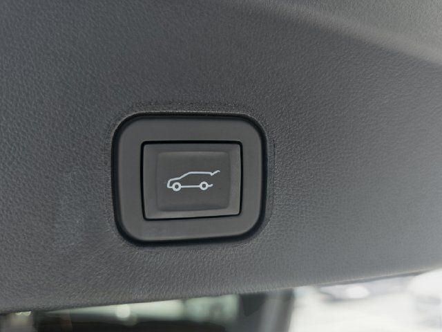 Used 2026 Cadillac Lyriq Signature Sport AWD/4WD image 28